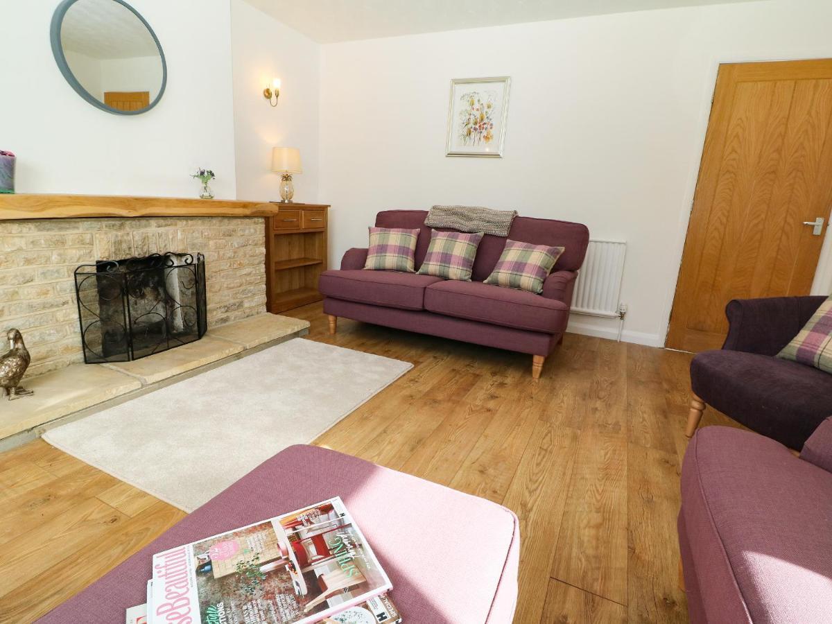 Honeystones Villa Witney Exterior foto